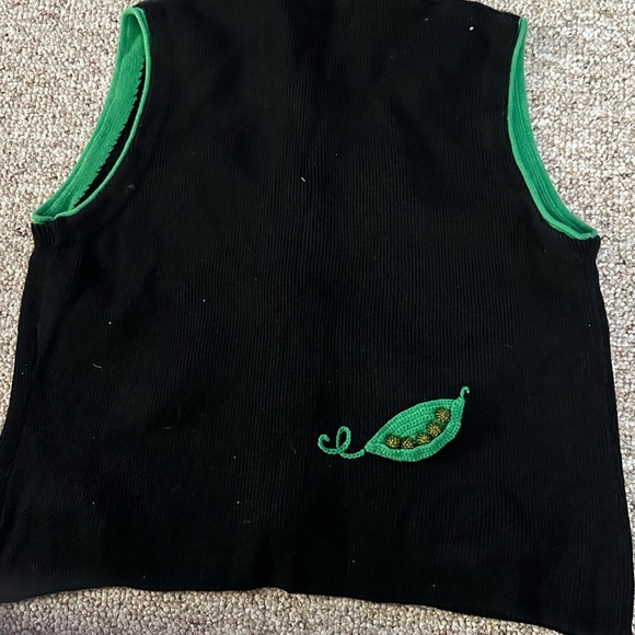 Vintage Black Vest with Green Embroidery pea pods lg - Picture 3 of 3